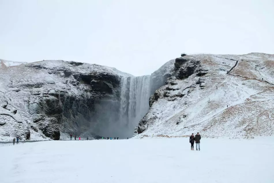 La c&eacute;l&egrave;bre cascade de Skogafoss en Islande
