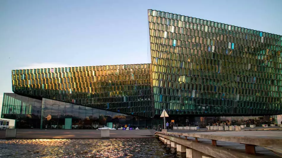 Salle de concert Harpa Concert Hall dans la capitale islandaise, une activit&eacute; id&eacute;ale pour les mois froids