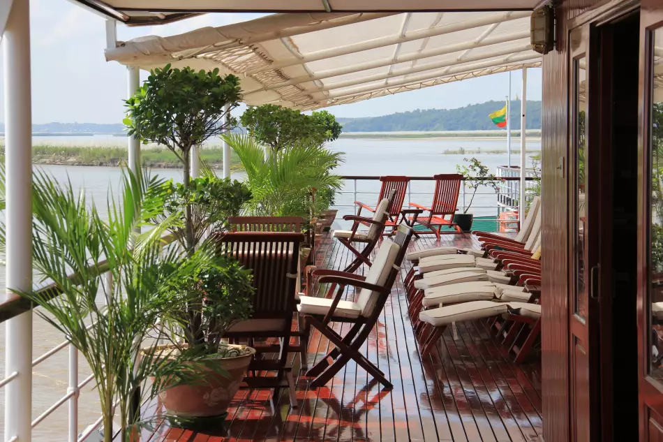 Terrasse du RV Orient Pandaw