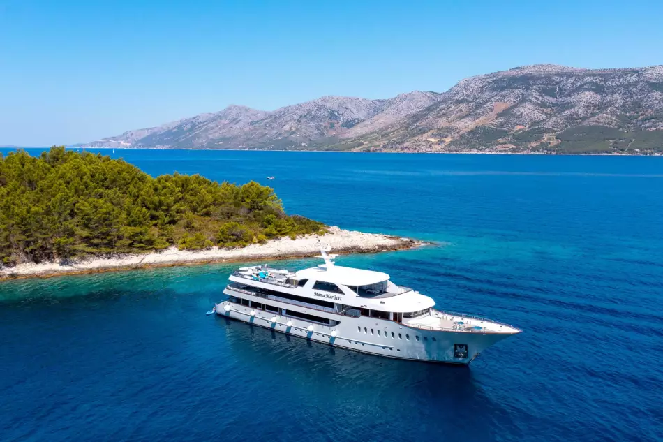 Mama Marija II a l'ancre