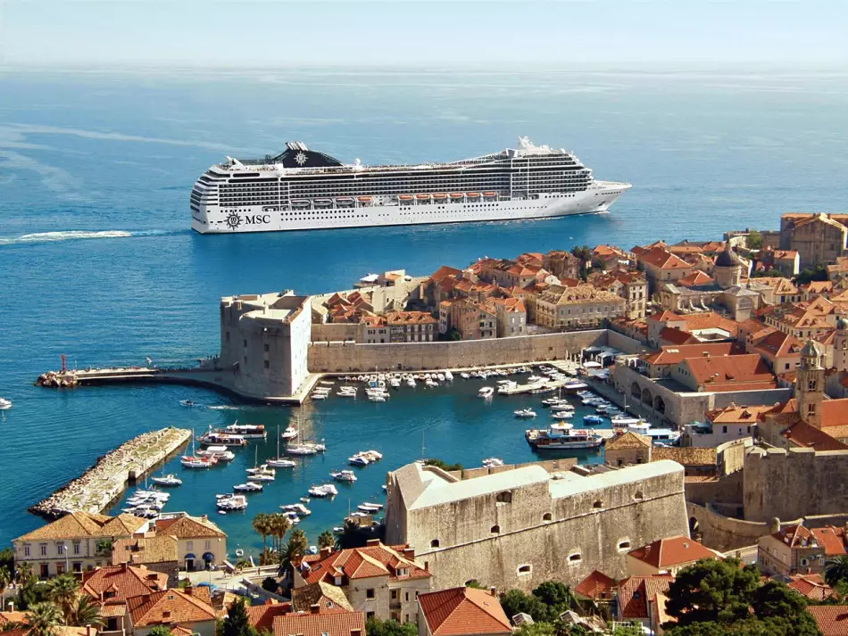 MSC Poesia en escale