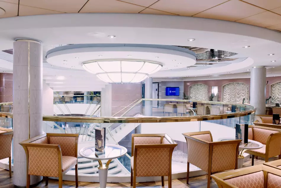 Espaces communs MSC Lirica