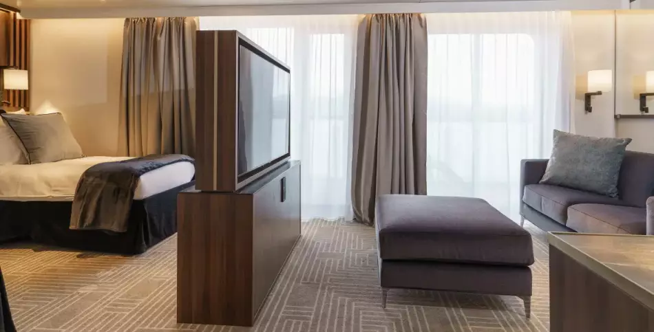 Terrace Suite Quark Ultramarine