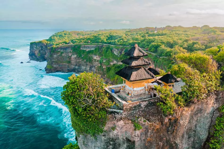 Le Pura Luhur Uluwatu