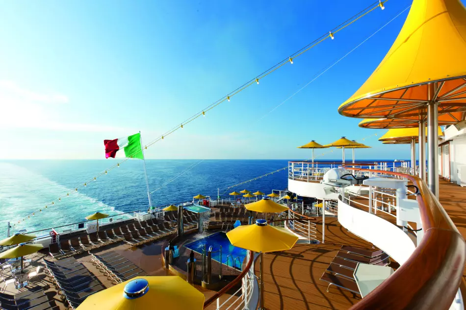 Proue du Costa Favolosa