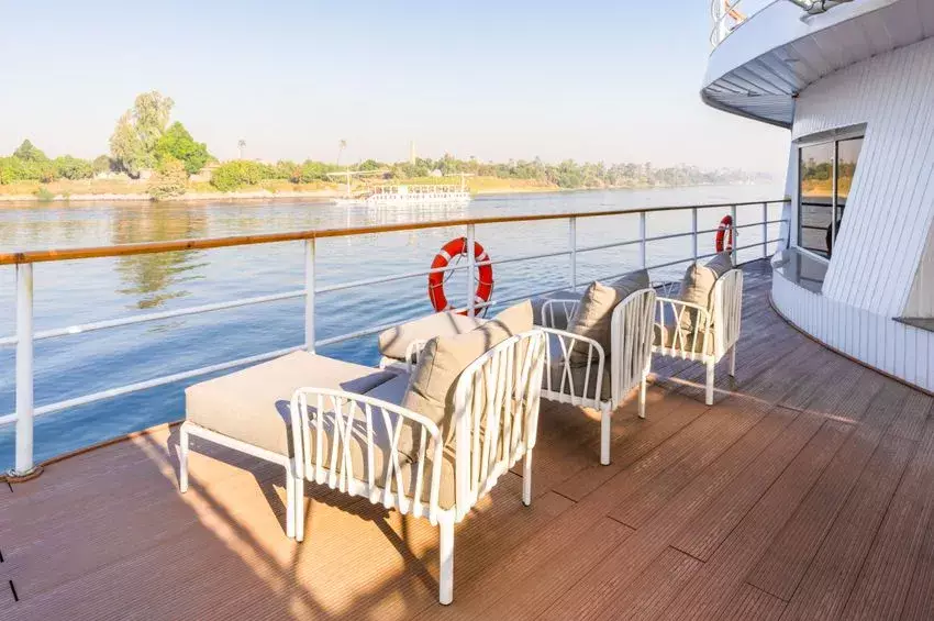 Transats sur pont soleil