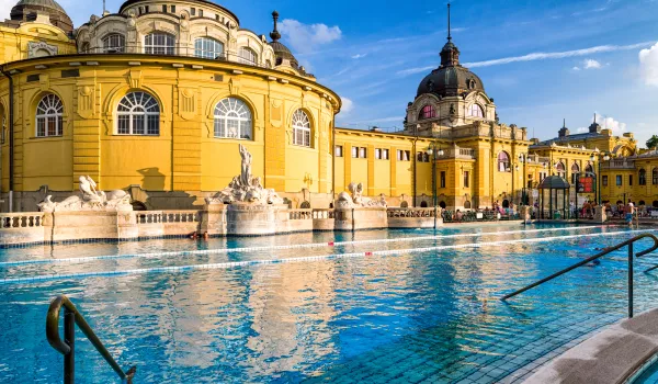 Jour 6 : Budapest I Baignade aux Bains Széchenyi I HORS FORFAIT